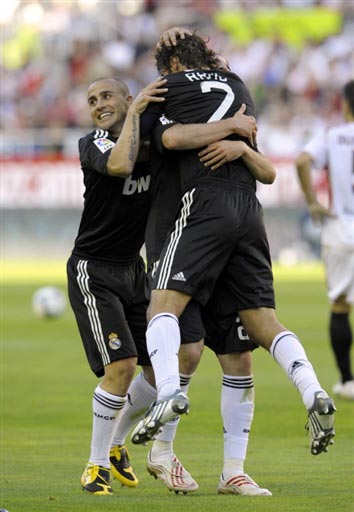 法尔克：拜仁认为超6500万欧签雅克松太贵，在关注弗拉霍维奇（法尔克：拜仁认为雅克松超6500万欧不划算，正关注弗拉霍维奇）