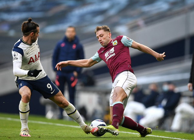 斯基拉：目前尤文从未考虑出售戴维，俱乐部依然对他充满信心（斯基拉：尤文至今无意放走戴维，俱乐部对他信心不减）