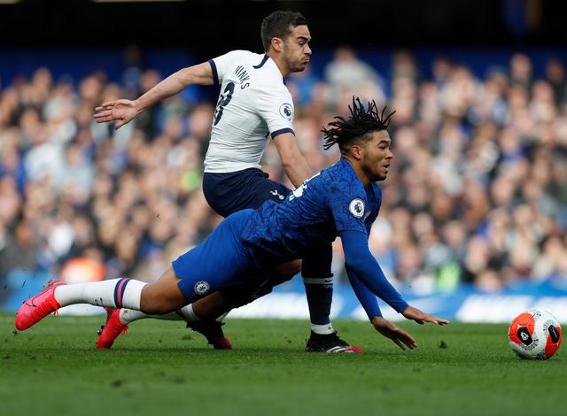 小克鲁伊夫：巴萨必须要保持冷静，我并不担心他们的表现（小克鲁伊夫：巴萨需稳住心态，我对球队发挥并不担忧）