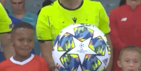 足球巴萨主帅称赞中场新核：不可替代