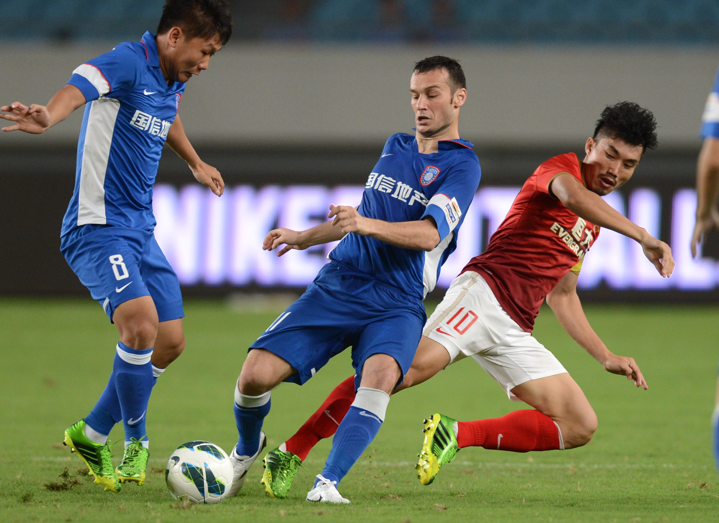 2025粤港澳大湾区慈善网球友谊赛举办（2025年粤港澳大湾区慈善网球友谊赛举行）