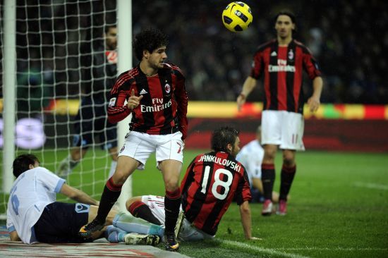 卡利亚里1-0十人罗马，加埃塔诺替补建功，切利克染红（卡利亚里1-0小胜十人罗马：加埃塔诺替补破门，切利克被罚下）