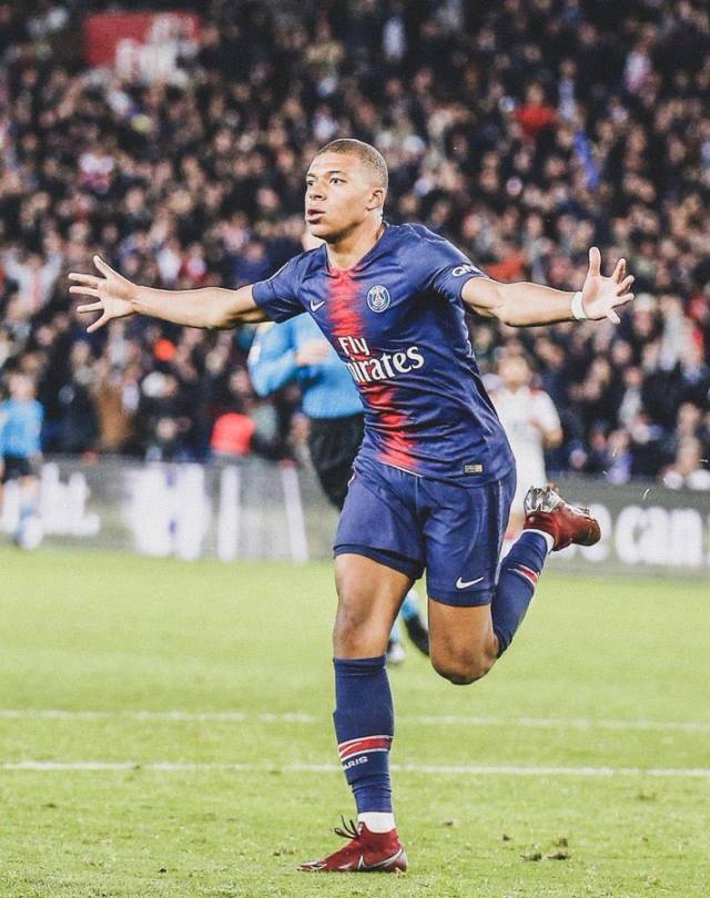 意媒：米兰希望魔笛能帮助推动卢宁加盟，皇马估价2500万欧（意媒：米兰盼莫德里奇出面促成卢宁加盟，皇马要价2500万欧）