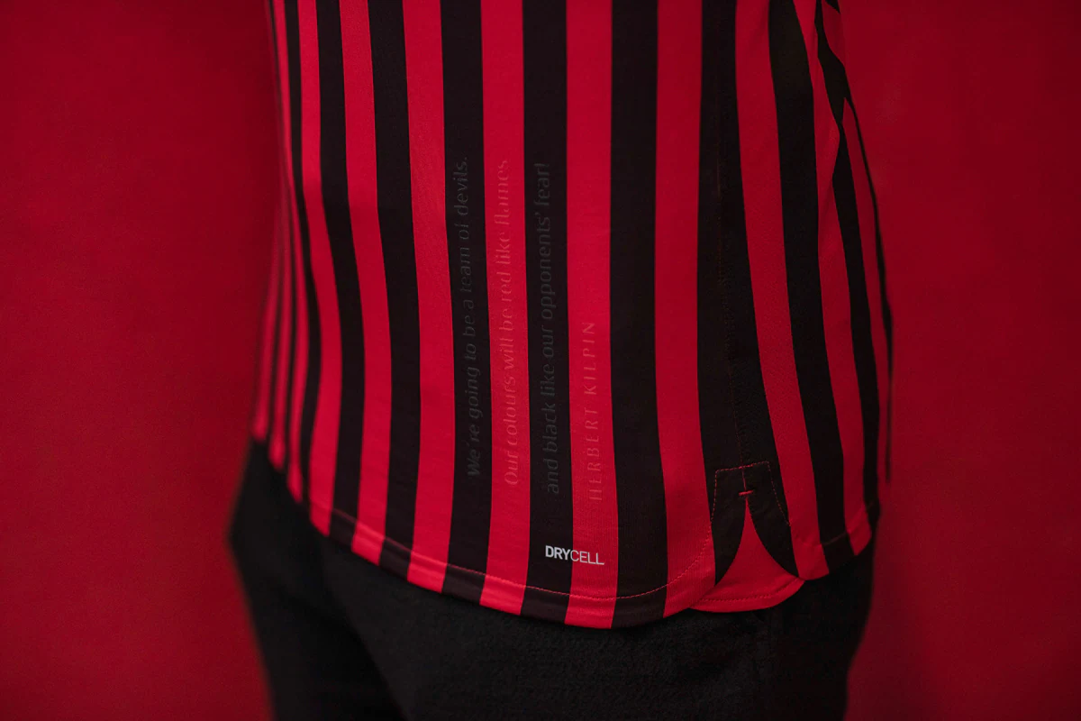 官方：现年36岁的前瑞典国脚、尤文旧将埃克达尔宣布退役（36岁瑞典前国脚、尤文旧将埃克达尔官宣退役）